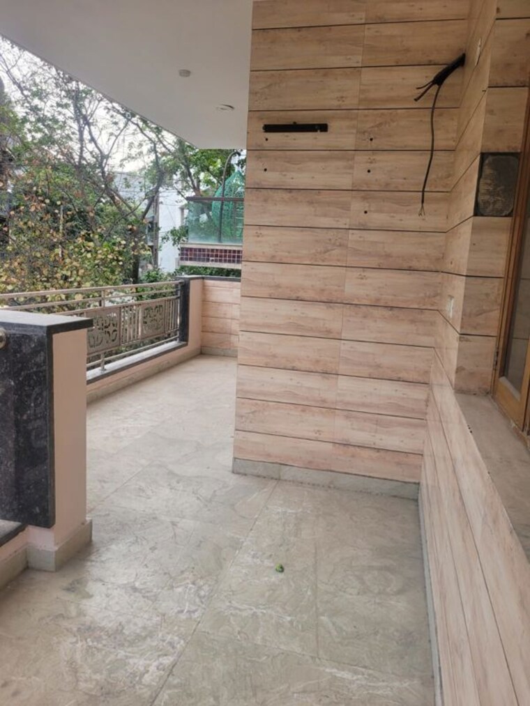 Balcony, dlf-city-phase-iv 3 Bedroom 270 Sq.Ft. Builder Floor In Dlf Phase iv Gurgaon 10460021