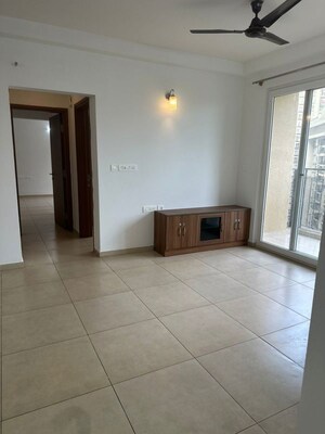 Room in 2 BHK Apartment at Bhartiya Nikoo Homes, Thanisandra Main Road – for Rent
