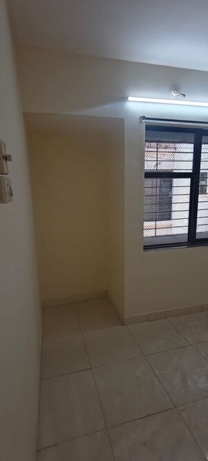 Room in 2 BHK Apartment at Kopar Khairane – for Rent