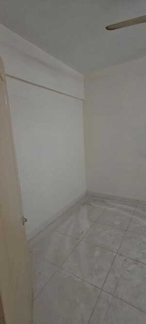 Room in 2 BHK Apartment at Kopar Khairane – for Rent