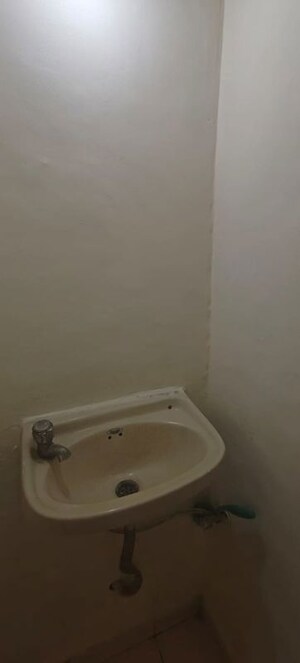 Furnished Amenities in 2 BHK Apartment at Kopar Khairane – for Rent