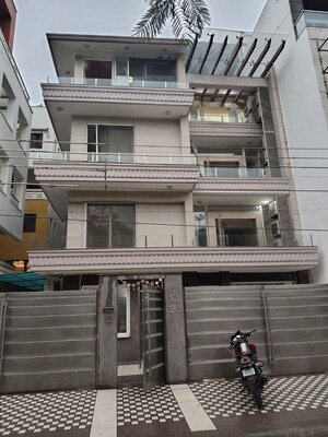 4 BHK Builder Floor For Rent in Panchsheel Park