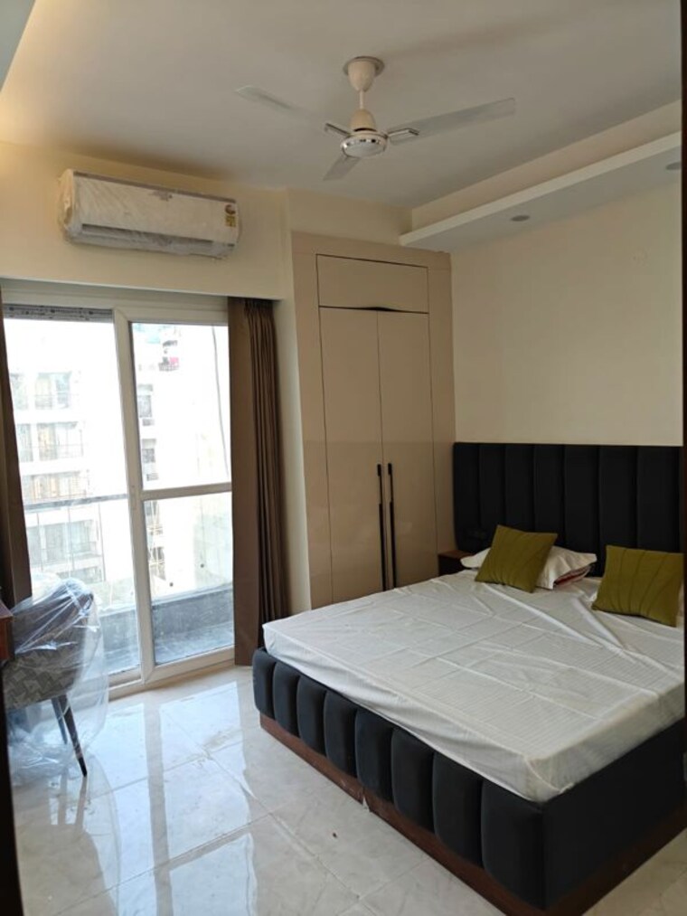 Bedroom, royal-homez 2 Bedroom 1800 Sq.Ft. Builder Floor In Sector 43 Gurgaon 10460068
