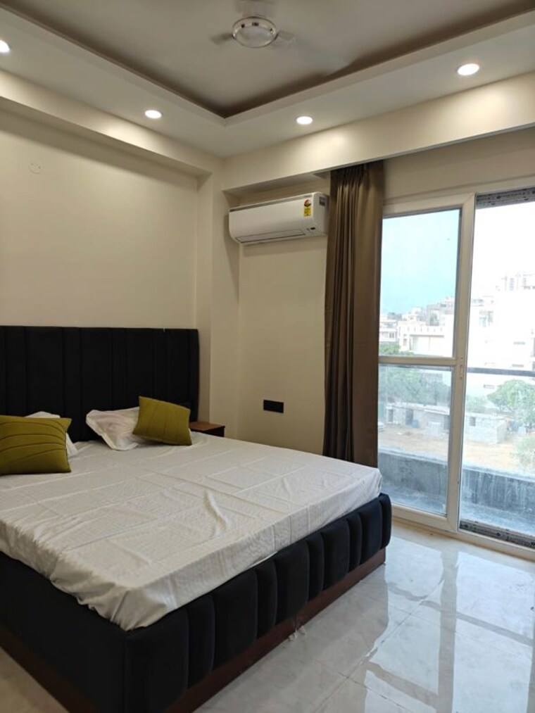 Bedroom, royal-homez 2 Bedroom 1800 Sq.Ft. Builder Floor In Sector 43 Gurgaon 10460068