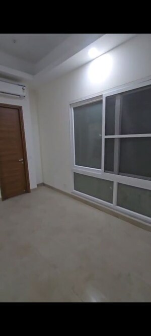 Room in 4 BHK Apartment at Uchdpl Veridia Oakwood Enclave, Wave City – for Rent