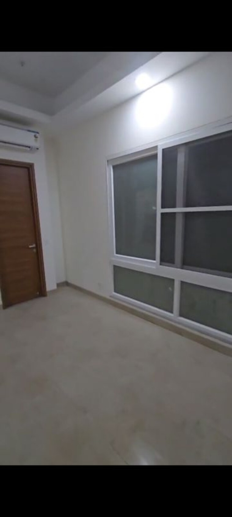 Room, uchdpl-veridia-oakwood-enclave 4 Bedroom 2250 Sq.Ft. Apartment In Wave City Ghaziabad 10460100