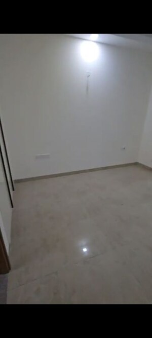 Room in 4 BHK Apartment at Uchdpl Veridia Oakwood Enclave, Wave City – for Rent