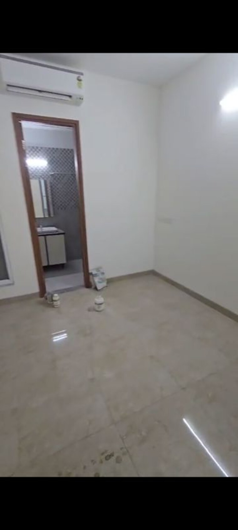 Room, uchdpl-veridia-oakwood-enclave 4 Bedroom 2250 Sq.Ft. Apartment In Wave City Ghaziabad 10460100