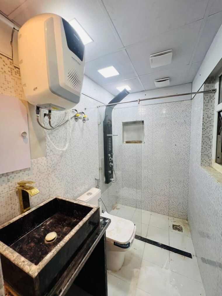 Attached Bathroom, bptp-park-elite-floors 3 Bedroom 2700 Sq.Ft. Builder Floor In Sector 85 Faridabad 10460058