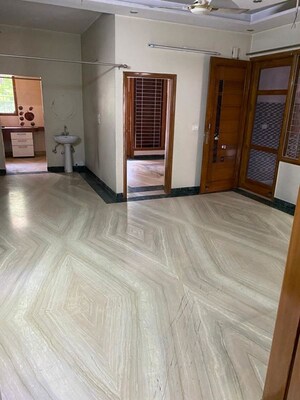 Room in 3 BHK Independent House at Sas Nagar – for Rent
