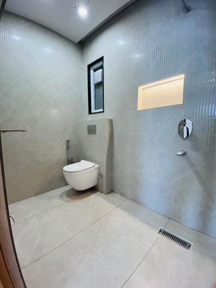 Bathroom, ram-cooperative 3 Bedroom 2000 Sq.Ft. Builder Floor In Sector 43 Gurgaon 10460132