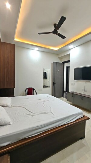 Bedroom in 3 BHK Builder Floor at Ram Cooperative, Sector 43 – for Rent