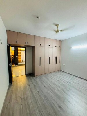 Room in 3 BHK Apartment at Hero Homes Gurgaon, Sector 104 – for Sale