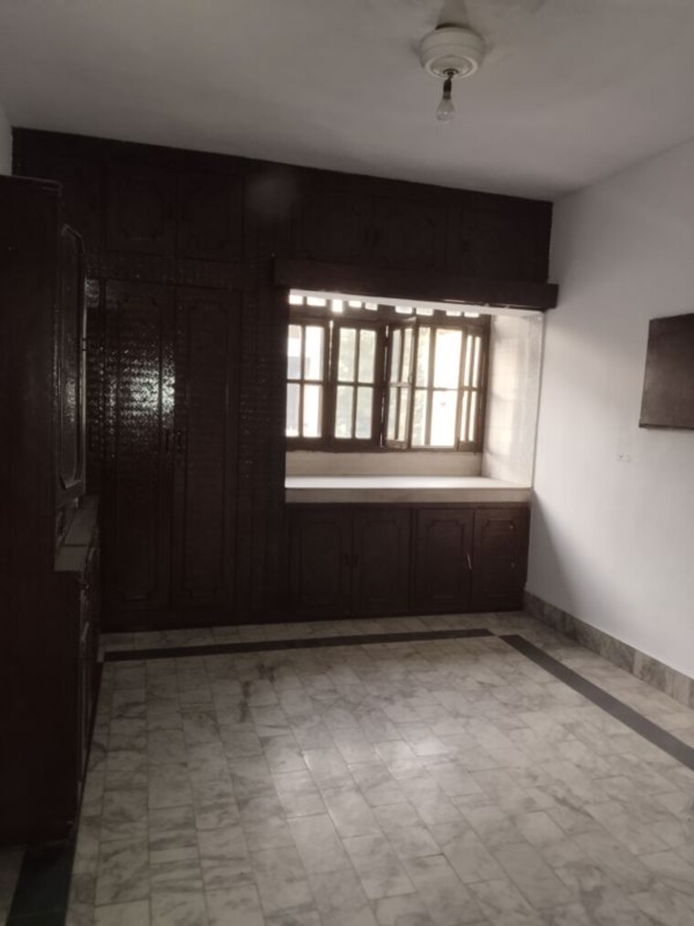 Room, sarita vihar 4 Bedroom 2250 Sq.Ft. Apartment In Sarita Vihar Delhi 10452046