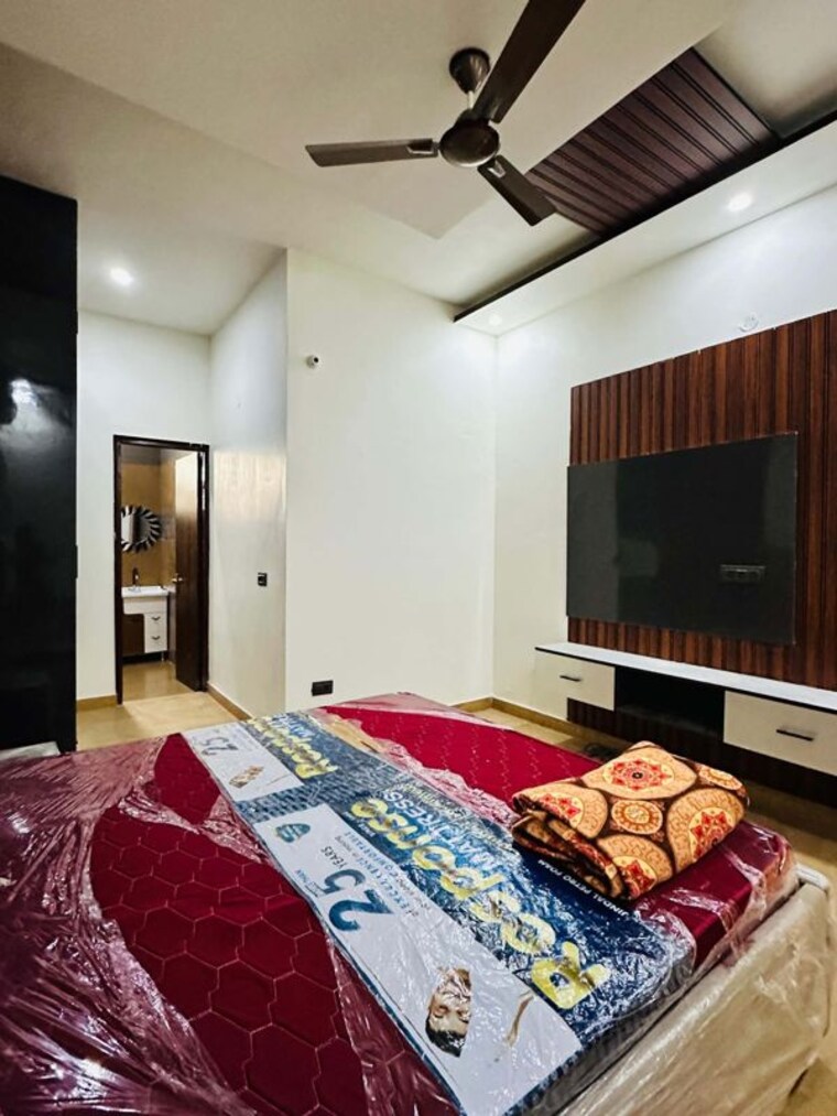 Bedroom, vip-ashiana-homes 4 Bedroom 2200 Sq.Ft. Independent House In Vip Road Zirakpur 10460183