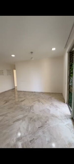 Room in 3 BHK Apartment at Hiranandani Estate Rodas Enclave, Ghodbunder Road – for Rent