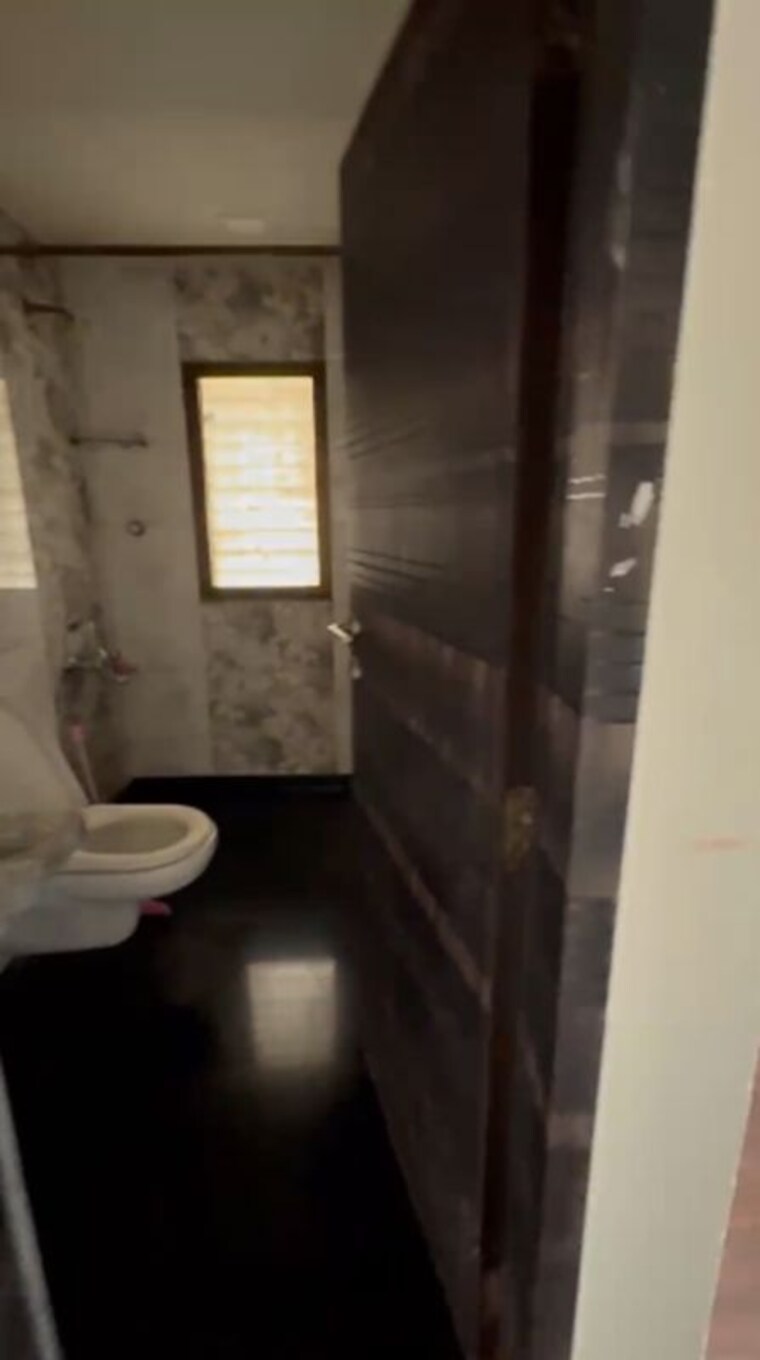 Bathroom, swami-tower 3 Bedroom 1200 Sq.Ft. Apartment In Chembur Mumbai 10460173