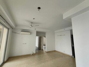 Room in 3 BHK Apartment at Hero Homes Gurgaon, Sector 104 – for Rent