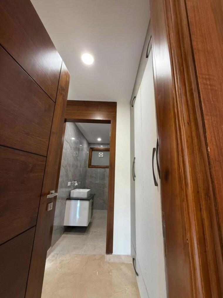 undefined, mewala maharajpur 4 Bedroom 510 Sq.Yd. Builder Floor In Mewala Maharajpur Faridabad 10460200