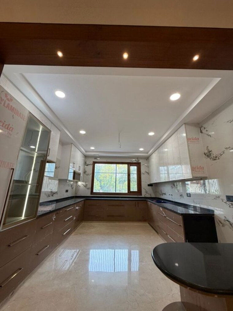 Kitchen, mewala maharajpur 4 Bedroom 510 Sq.Yd. Builder Floor In Mewala Maharajpur Faridabad 10460200