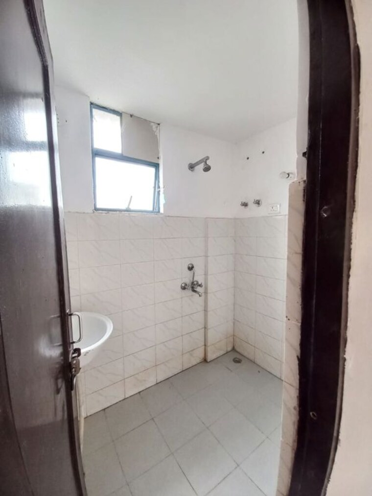 Bathroom, ninex-rmg-residency 1 Bedroom 560 Sq.Ft. Apartment In Sector 37c Gurgaon 10460212