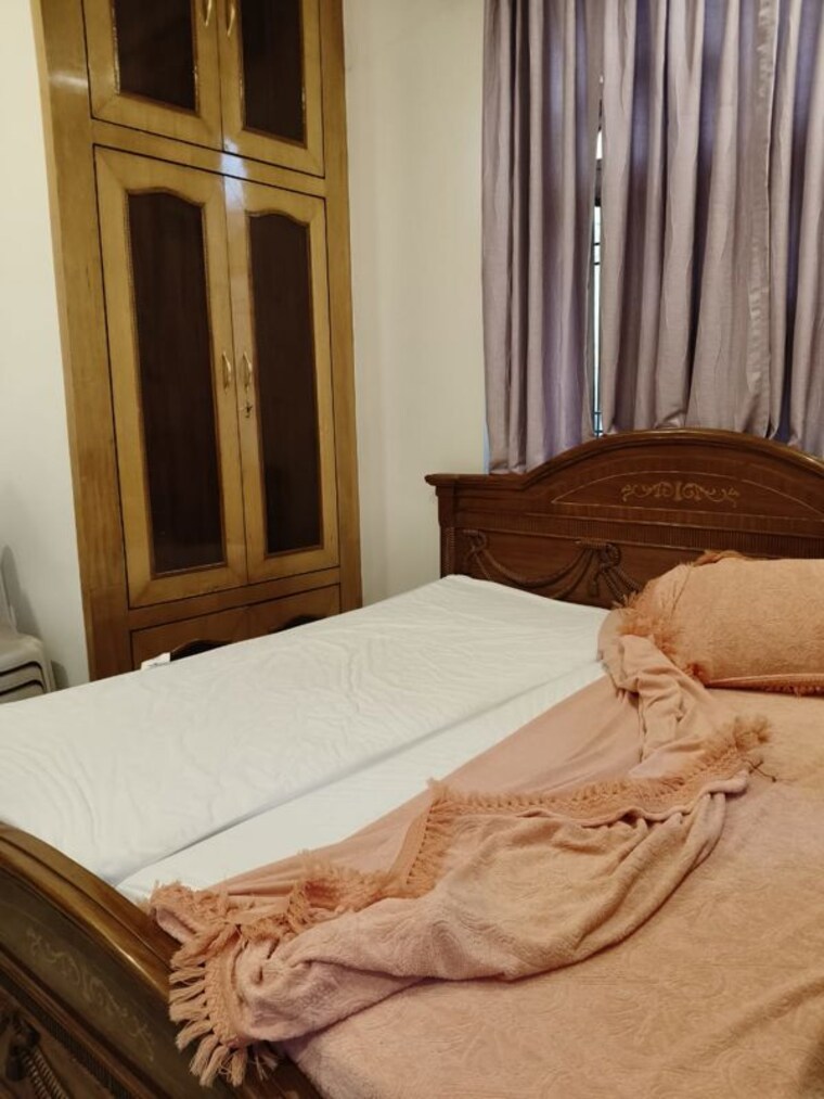 Bedroom, dlf-city-gurgaon 3 Bedroom 263 Sq.Ft. Builder Floor In Sector 27 Gurgaon 10460217