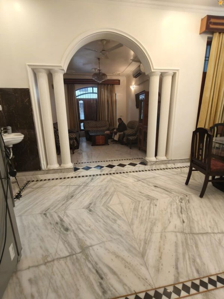 Bedroom, dlf-city-gurgaon 3 Bedroom 263 Sq.Ft. Builder Floor In Sector 27 Gurgaon 10460217