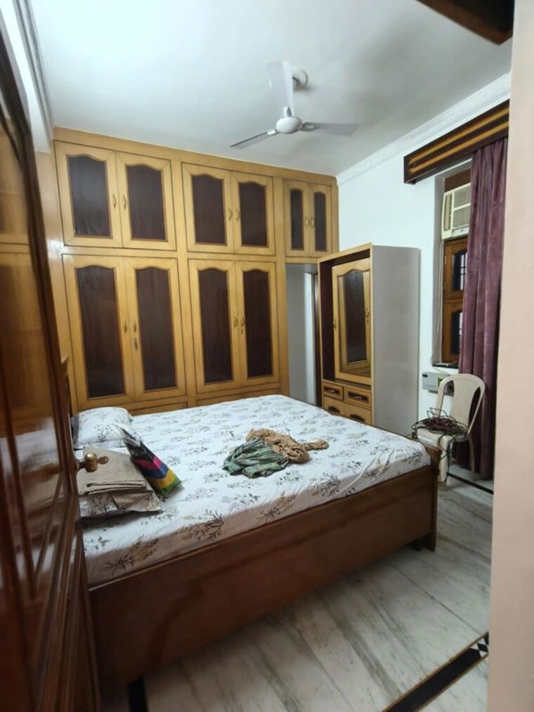 Bedroom, dlf-city-gurgaon 3 Bedroom 263 Sq.Ft. Builder Floor In Sector 27 Gurgaon 10460217