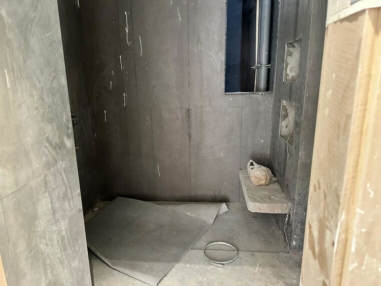 Attached Bathroom, ansal-florence-classic 4 Bedroom 360 Sq.Yd. Builder Floor In South City 1 Gurgaon 10460229