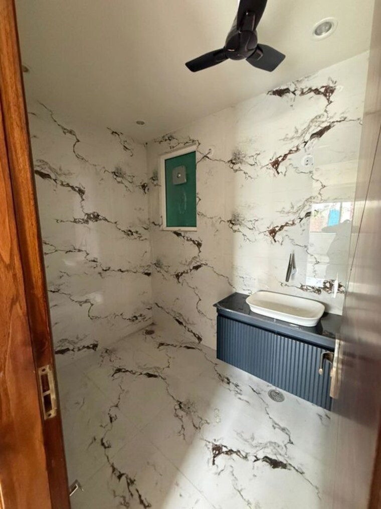 undefined, sector 21c 4 Bedroom 350 Sq.Yd. Builder Floor In Sector 21c Faridabad 10460243