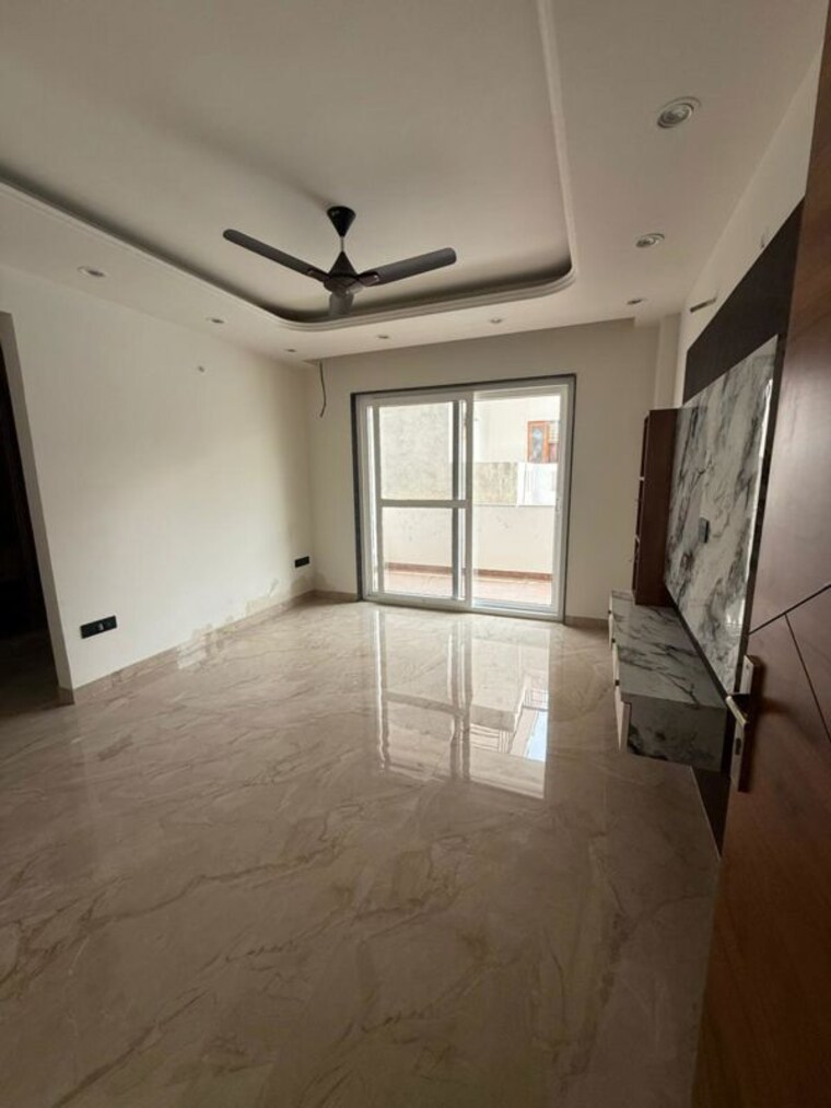 Room, sector 21c 4 Bedroom 350 Sq.Yd. Builder Floor In Sector 21c Faridabad 10460243
