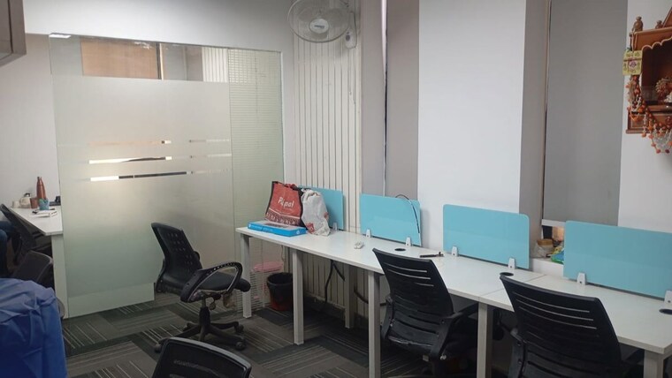 Team Area, sector 63 Commercial Office Space 550 Sq.Ft. In Sector 63 Noida 10460240