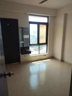 Room in 2 BHK Apartment at Apex Our Homes, Sector 37c – for Rent