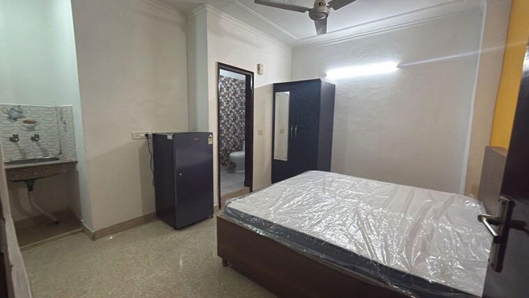 Bedroom, saket 1 RK 300 Sq.Ft. Apartment In Saket Delhi 10460251