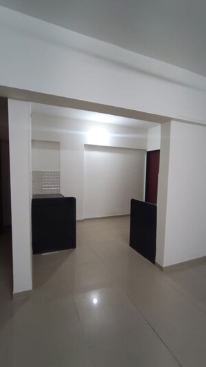 Room in 2 BHK Apartment at Raj Heramba Venkatesh Imperia, Tathawade – for Rent