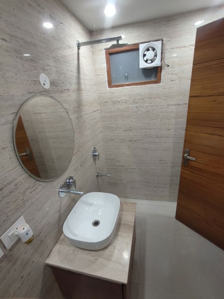 Bathroom, sector 16 a 3.5 Bedroom 2868 Sq.Ft. Apartment In Sector 16 A Faridabad 10460275