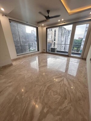 Room in 4 BHK Builder Floor at Gupta Awas, Sector 43 – for Rent