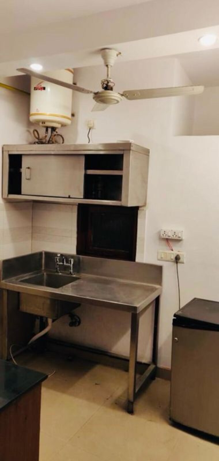 Kitchen, jungpura extension 3 Bedroom 280 Sq.Yd. Independent House In Jungpura Extension Delhi 10460318