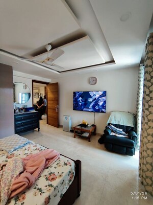 Bedroom in 3 BHK Builder Floor at South City 1 – for Rent