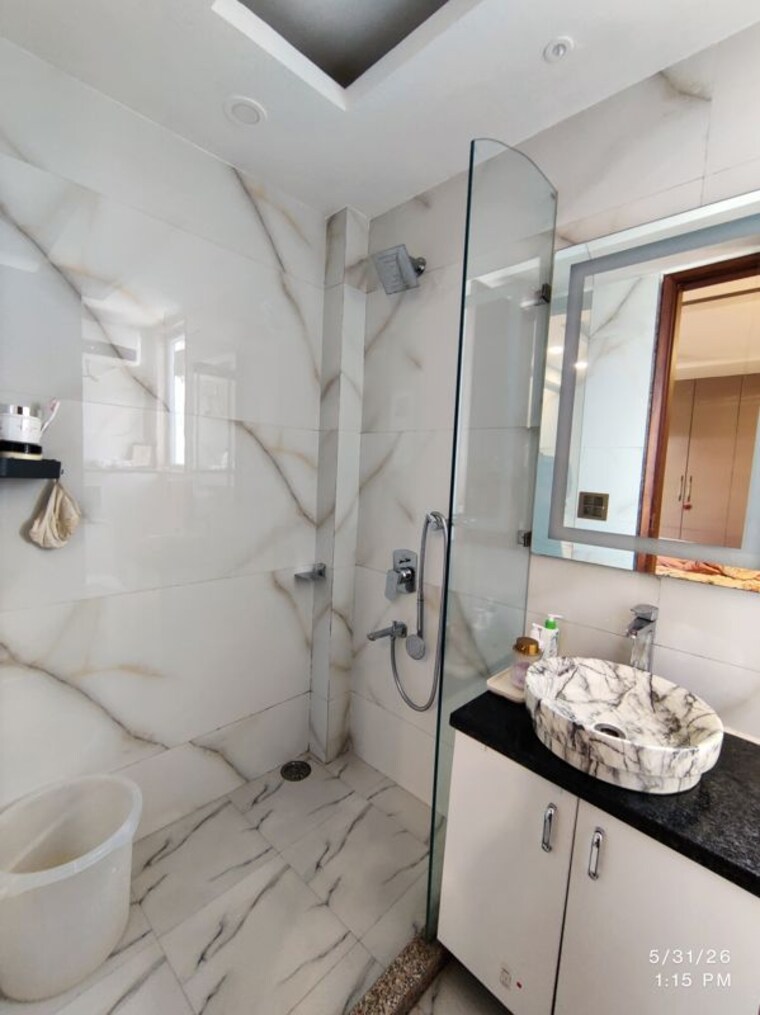 Bathroom, south city 1 3 Bedroom 2300 Sq.Ft. Builder Floor In South City 1 Gurgaon 10460281