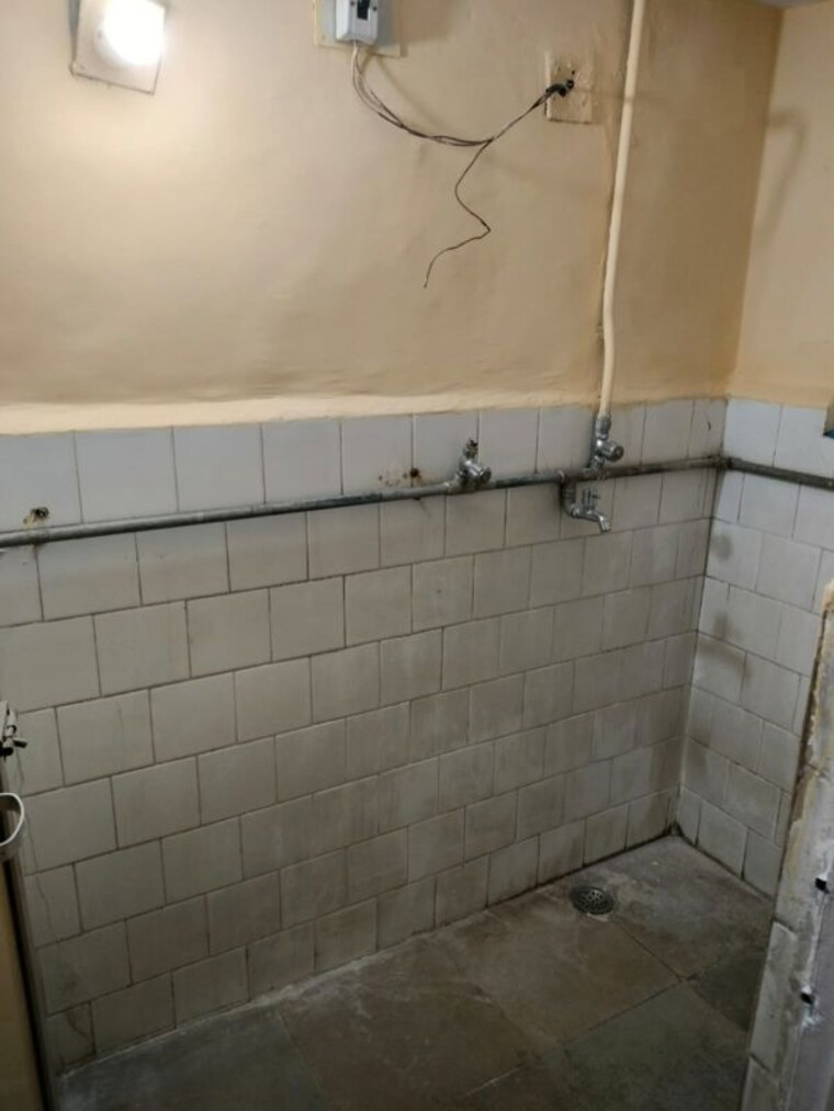 Bathroom, brindaban-mathura-chs 2 Bedroom 745 Sq.Ft. Apartment In Vrindavan Society Thane 10460301