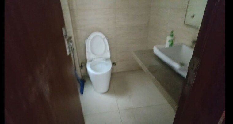 Bathroom, central-park-flower-valley 4 Bedroom 4400 Sq.Ft. Villa In Sohna Sector 33 Gurgaon 10460284