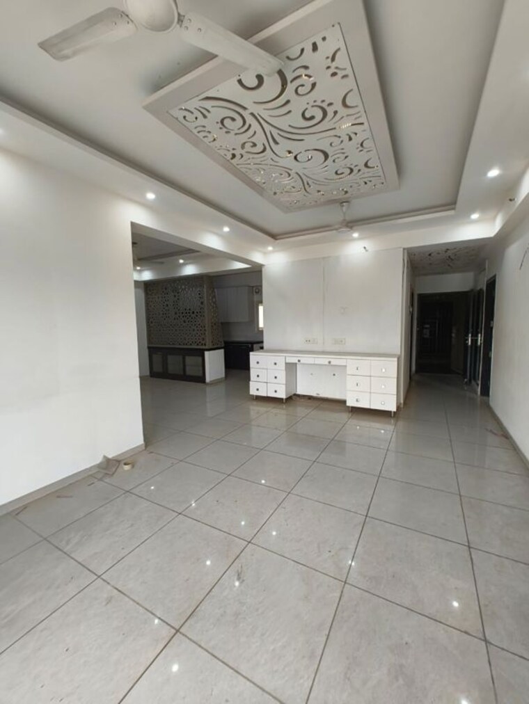 Hall, gulshan-vivante 4 Bedroom 2645 Sq.Ft. Apartment In Sector 137 Noida 10460309