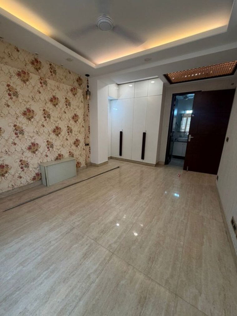 Room, sector 15 ii 3 Bedroom 2000 Sq.Ft. Builder Floor In Sector 15 ii Gurgaon 10460329