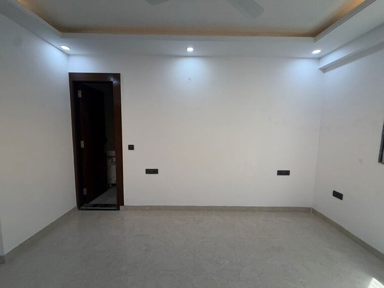 Room, rajpur 3 Bedroom 125 Sq.Yd. Builder Floor In Rajpur Delhi 10438043