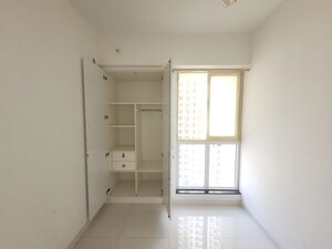 Room in 1.5 BHK Apartment at Godrej Emerald, Ghodbunder Road – for Rent
