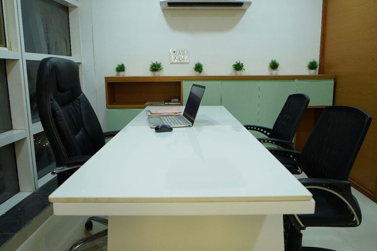 Team Area, vaishnodevi circle Commercial Office Space 788 Sq.Ft. In Vaishnodevi Circle Ahmedabad 10460389
