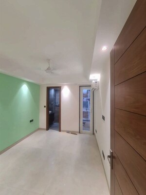 Master Bedroom in 3 BHK Builder Floor at Chittaranjan Park – for Rent