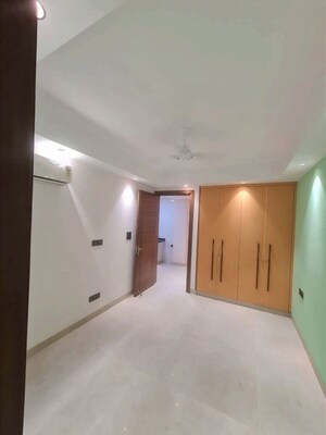 Master Bedroom in 3 BHK Builder Floor at Chittaranjan Park – for Rent