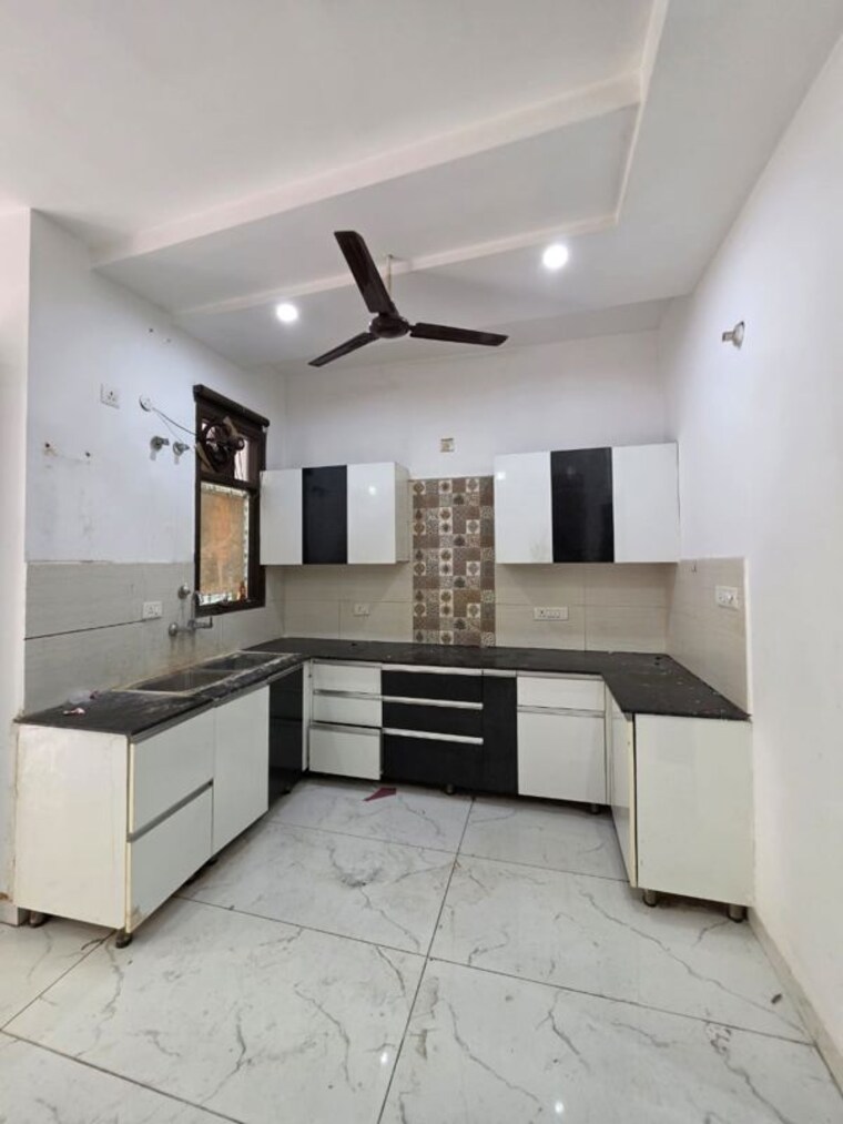 Kitchen, preet colony 3 Bedroom 1250 Sq.Ft. Builder Floor In Preet Colony Zirakpur 10460407